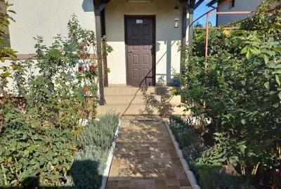 Camera,garsoniera de inchiriat in casa duplex - 1