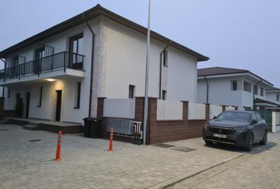 OMNIA-Proprietati alese! Casa in imobil tip triplex. Ca sa stai unde trebuie... - 2