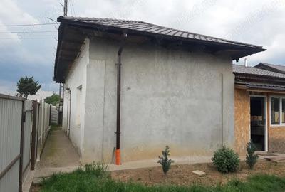 Spațiu comercial, de 1,100 mp, în Central - 1