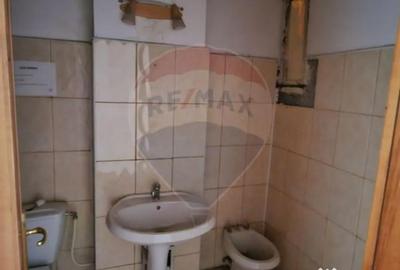 Spațiu comercial, de 80 mp, în Mărăței - 9