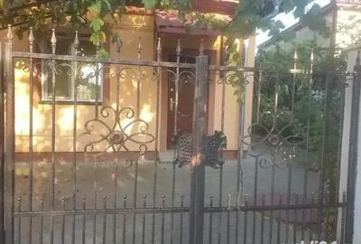Casă cu 4 camere cu Teren 500 Mp în Central - 4