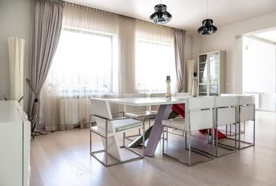 Casă individuală cu 7 camere cu Canalizare în Central - 7