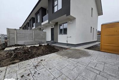 Casă cu 3 camere cu Canalizare în Central - 11