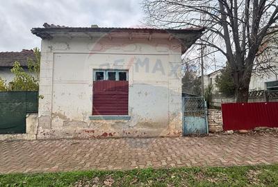 Casă individuală cu 3 camere cu Teren 1033 Mp în Central - 1