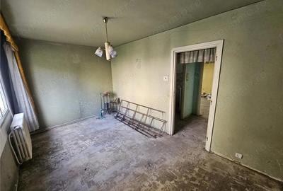 Apartament cu 2 camere semidecomandat în Micro I - 5