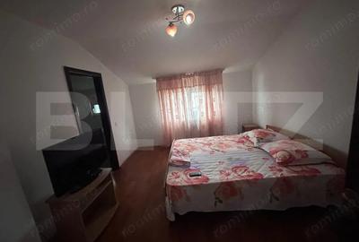 Casă cu 10 camere cu Teren 400 Mp în Romanești - 1