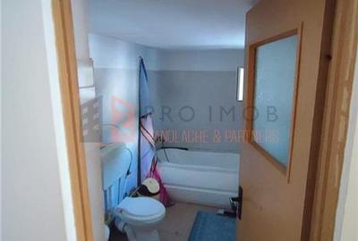 Casă individuală cu 7 camere cu Canalizare în 1 Decembrie - 6