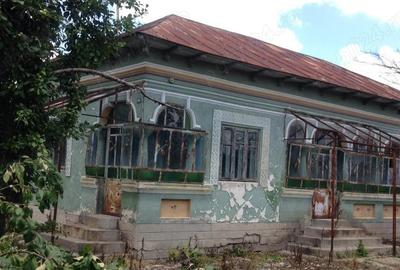 Casă cu 3 camere în Cârlogani