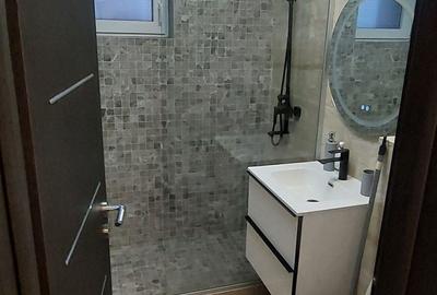 Apartament cu 3 camere decomandat în Zahana