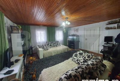 Casă cu 3 camere cu Teren 70000 Mp în Central