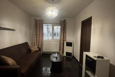 Apartament cu 3 camere semidecomandat în Casa de Cultură - 1