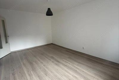 Apartament cu 3 camere decomandat în Soarelui - 12