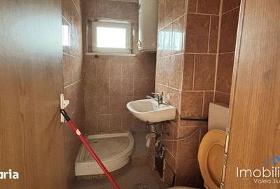 Apartament cu 4 camere decomandat în Petros - 7