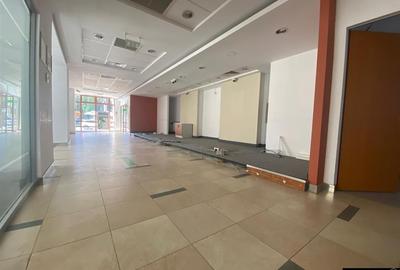 De inchiriat spatiu comercial premium  fost sediu OTP Bank - 4