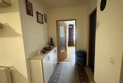 Apartament cu 3 camere decomandat în Independenței - 3