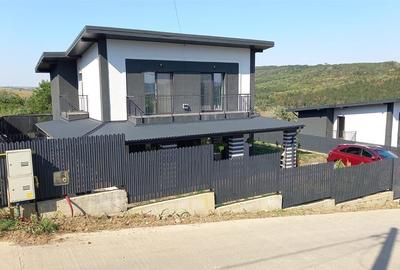 Casă cu 5 camere cu Canalizare în Valea Lupului - 1