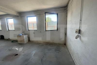 Spațiu comercial, de 200 mp, în Central - 9