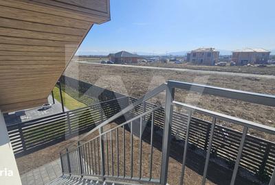 Casă cu 4 camere cu Canalizare în Șura Mică - 3