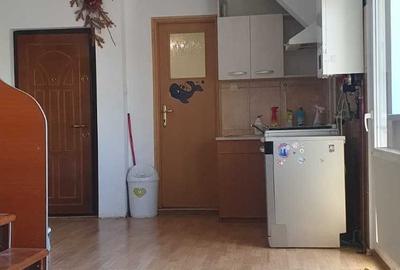 Apartament cu 3 camere semidecomandat în Central - 2
