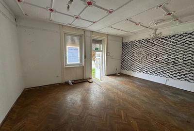 Spațiu comercial, de 35 mp, în Central - 1