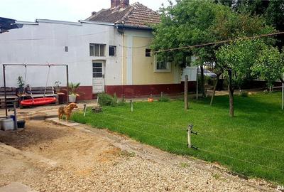 Casă cu 4 camere cu Teren 550 Mp în Central - 1