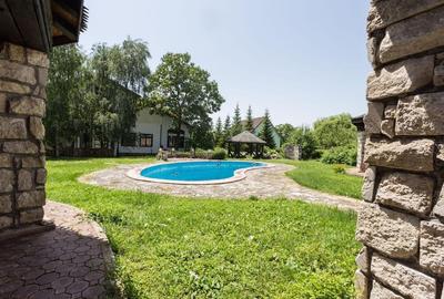 Casă cu 7 camere cu Teren 4000 Mp în Izvorani - 18