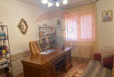 DE VANZARE Vila de vacanta in Pucioasa /Dambovita - 1