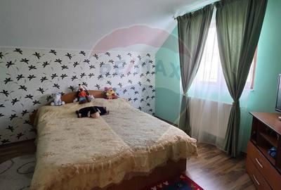 Casă cu 6 camere cu Teren 721 Mp în Crevedia - 2
