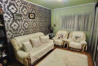 Apartament cu 3 camere decomandat în Piața Centrală