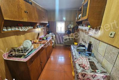 Casă cu 3 camere cu Teren 1378 Mp în Corbeni - 11