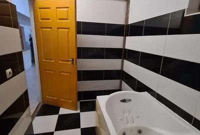 Casă cu 3 camere în Traian - 1