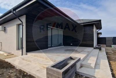 Casă cu 4 camere cu Teren 394 Mp în Tunari