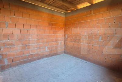 Casă cu 4 camere cu Teren 715 Mp în Mărtinești - 13