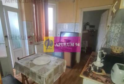 Apartament cu 3 camere de vanzare in Campina - 1