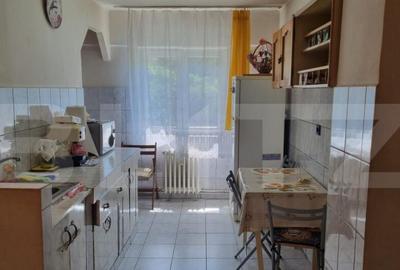 Apartament de vanzare, cu 3 camere, 69 mp, zona Carpati 2 - 2