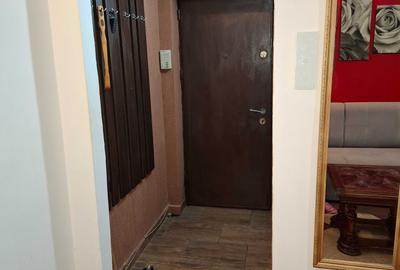 Apartament cu 3 camere semidecomandat în Central - 2
