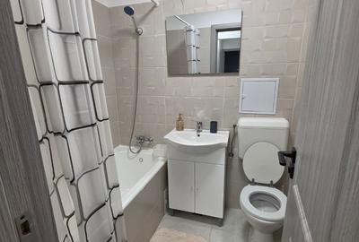 Jean Steriadi, 15 minute metrou 1 Decembrie 1918, pe Fetesti, bloc 4 etaje - 4