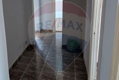 Apartament cu 3 camere decomandat în Periferie - 3