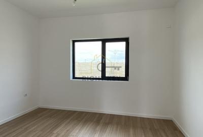 Casă individuală cu 4 camere cu Canalizare în Domnești - 12