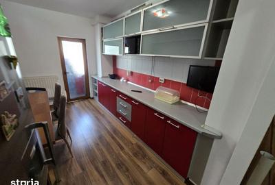Apartament cu 3 camere decomandat în Trivale