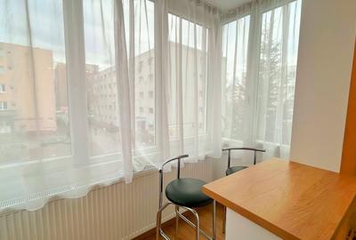 Apartament cu 2 camere semidecomandat, mobilat în Tractorul - 8