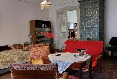 Casă cu 8 camere cu Teren 400 Mp în Central - 6