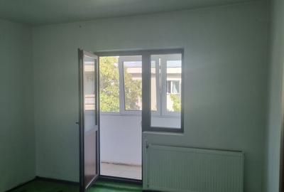 APARTAMENT CU 3 CAMERE DE VANZARE - 4