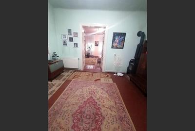 Casă cu 3 camere cu Canalizare în Central - 5