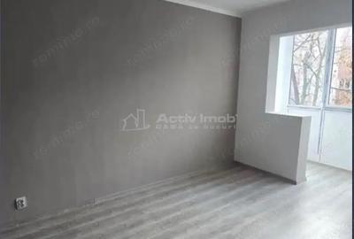 Apartament cu 3 camere decomandat în Micălaca