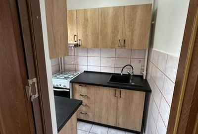 Garsonieră decomandată în Tractorul - 8