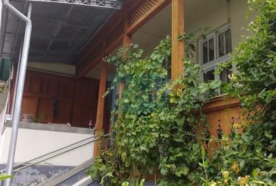 Casă cu 2 camere cu Canalizare în Central - 2