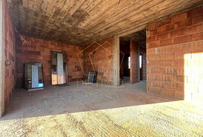 Casă cu 4 camere cu Teren 306 Mp în Chișoda