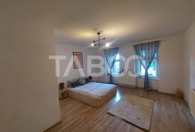 Casa de vanzare individuala pretabila regim hotelier in Orasul de Jos - 3