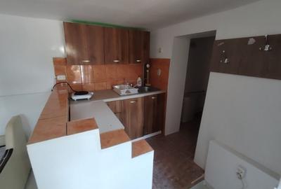 Garsonieră decomandată în Central - 2